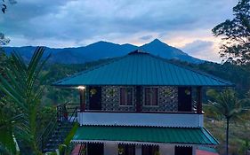 4 Bedroom With Mountain View